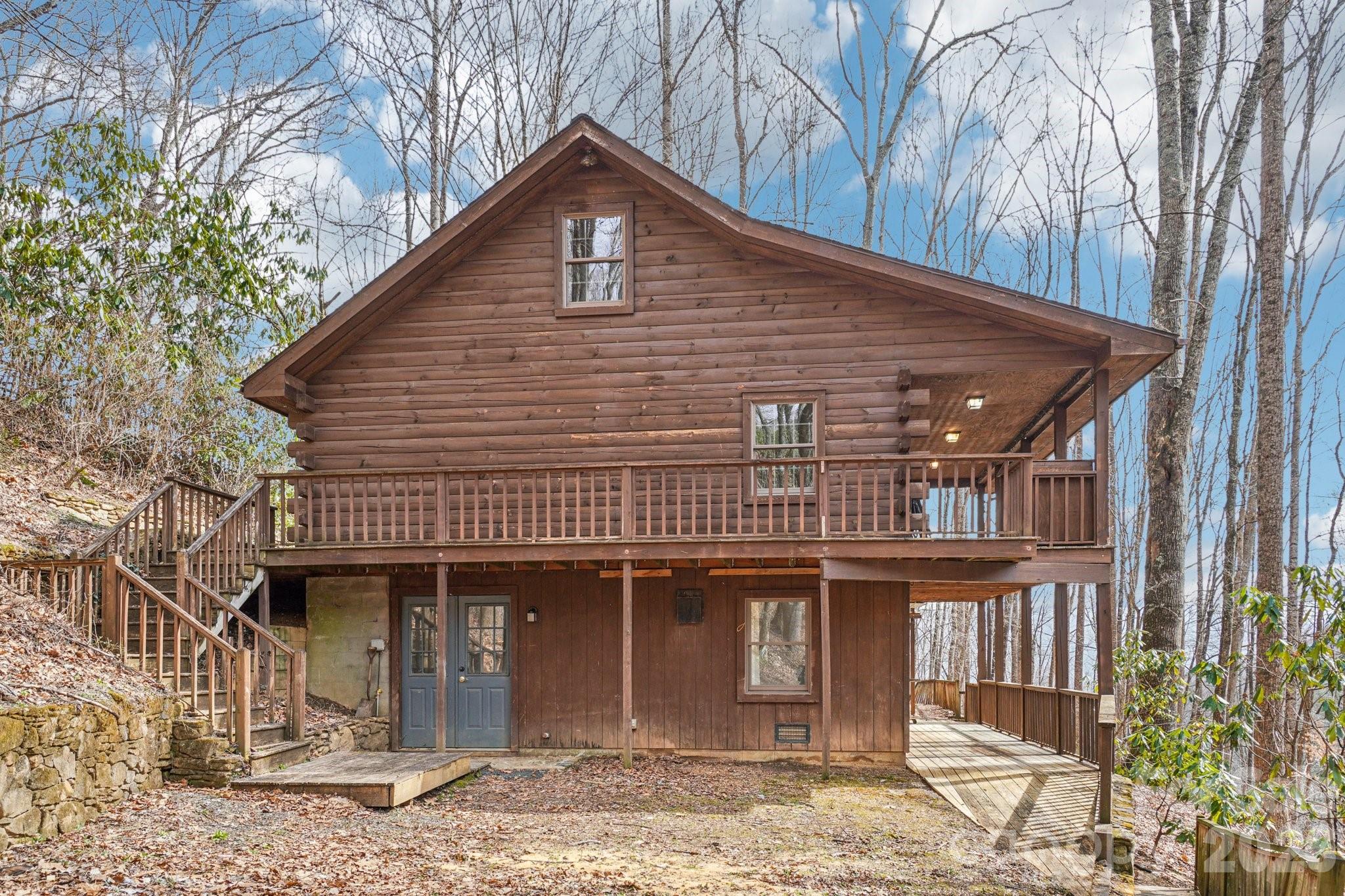 307 Roaring Creek Lane — Waynesville