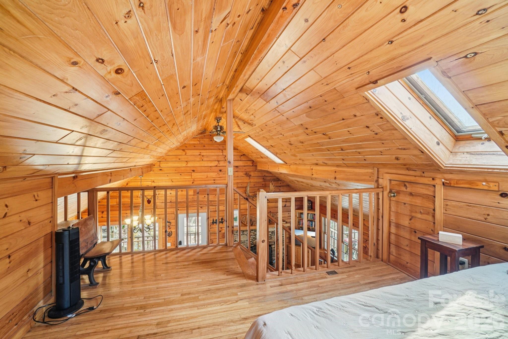 307 Roaring Creek Lane — Waynesville