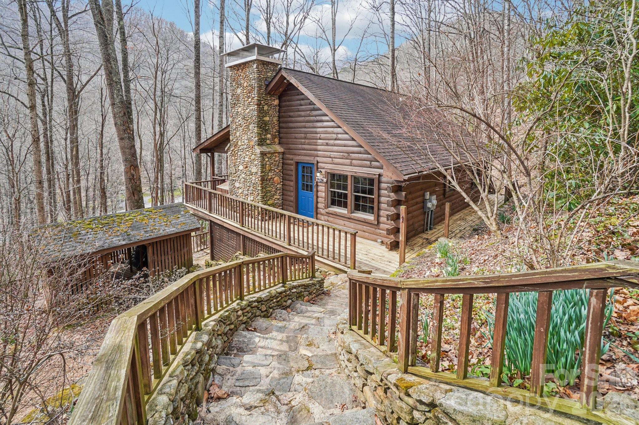 307 Roaring Creek Lane — Waynesville