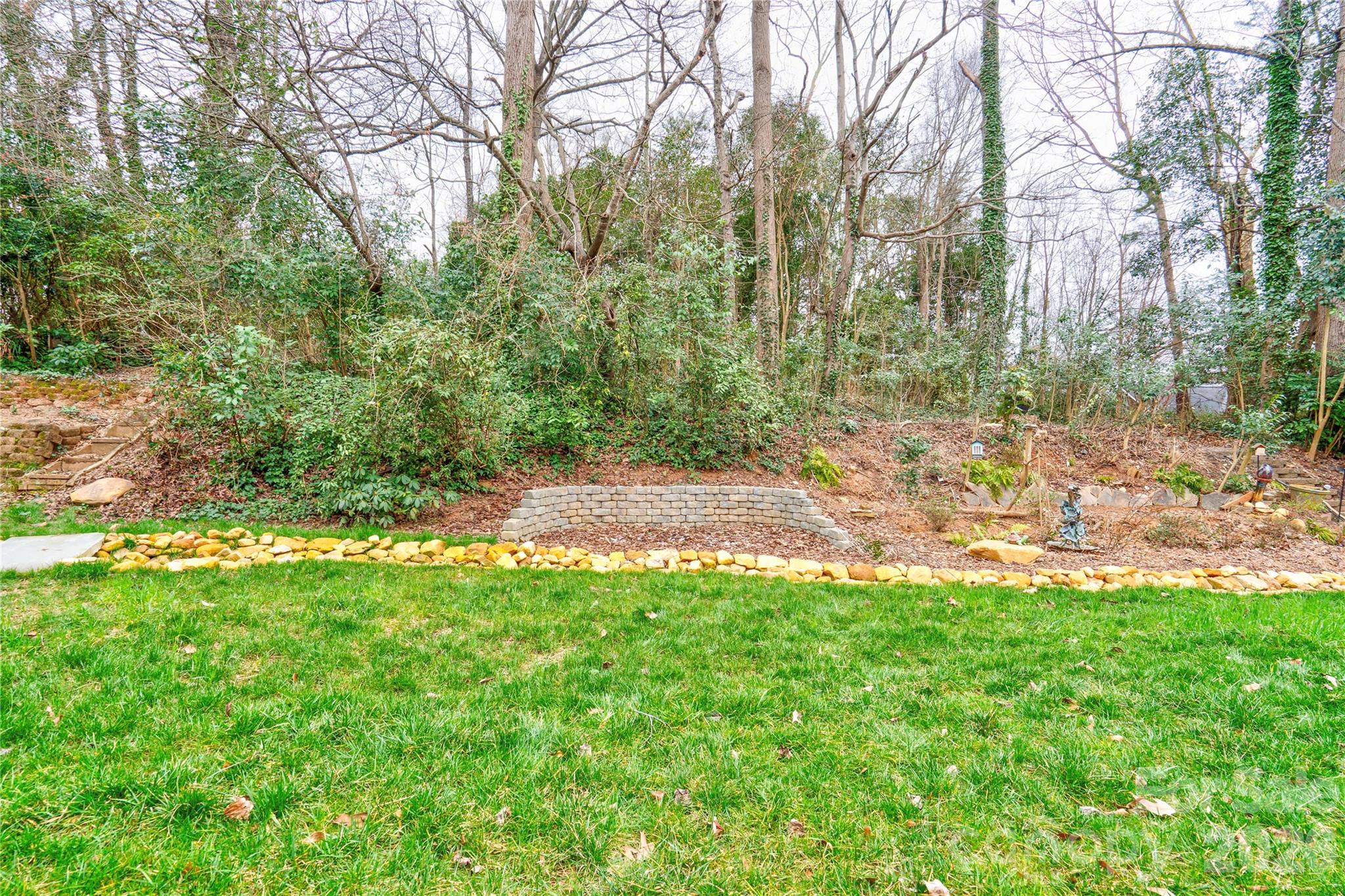 174 Columns Circle — Shelby