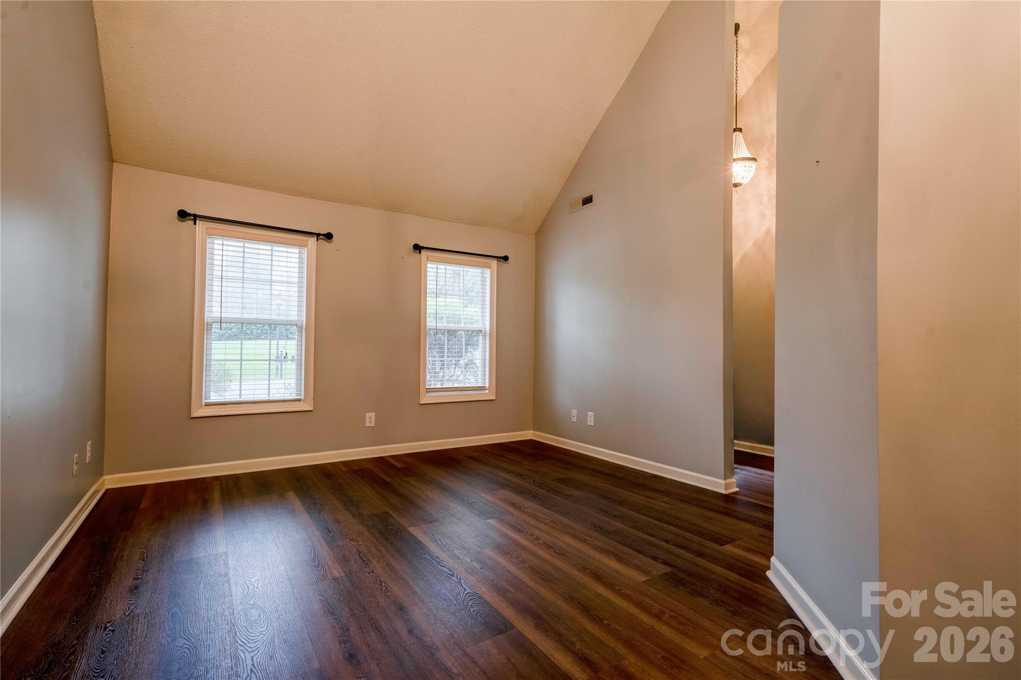 174 Columns Circle — Shelby