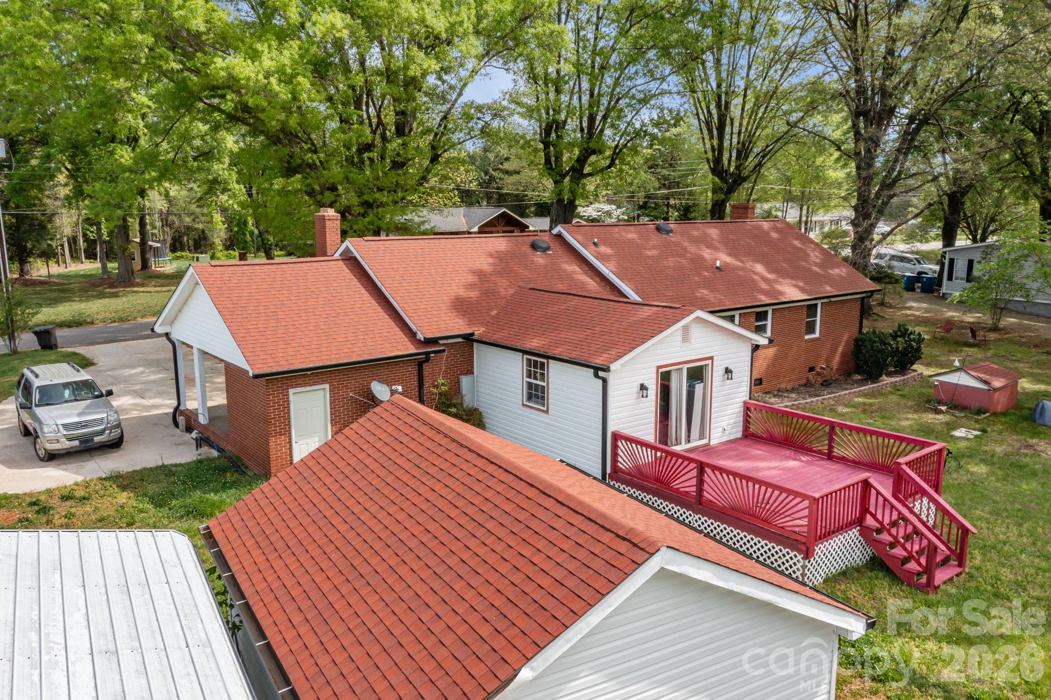 137 Foursquare Road — Mooresville