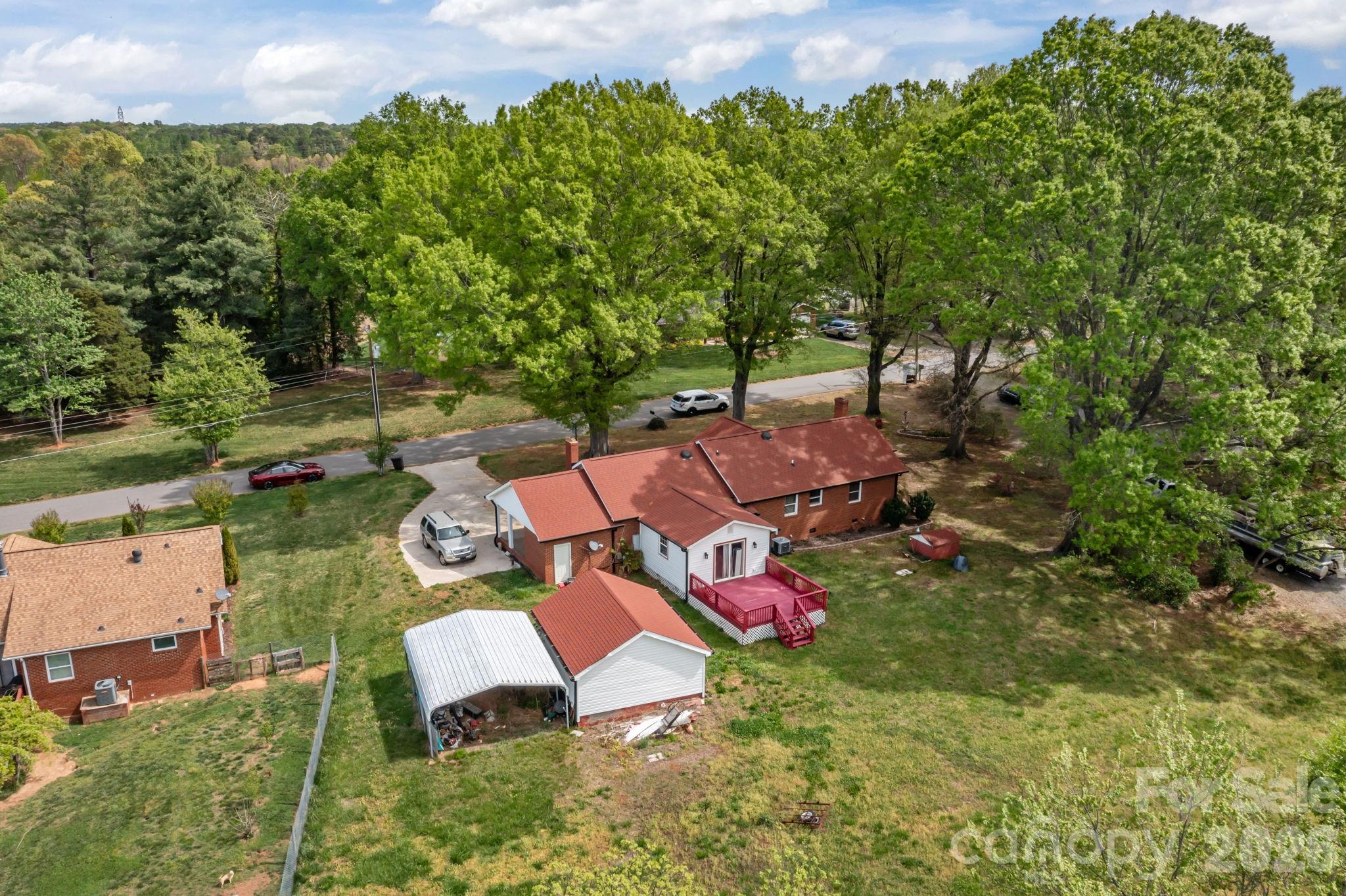 137 Foursquare Road — Mooresville