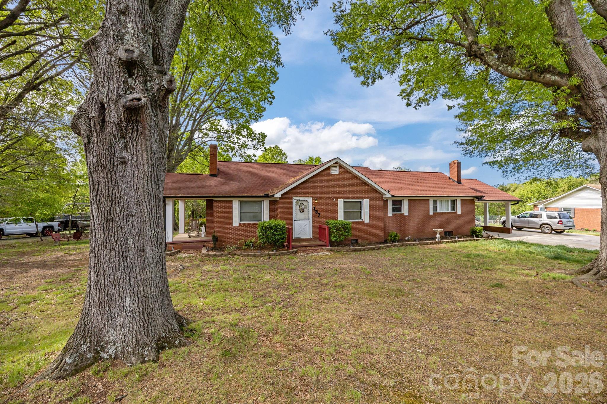 137 Foursquare Road — Mooresville