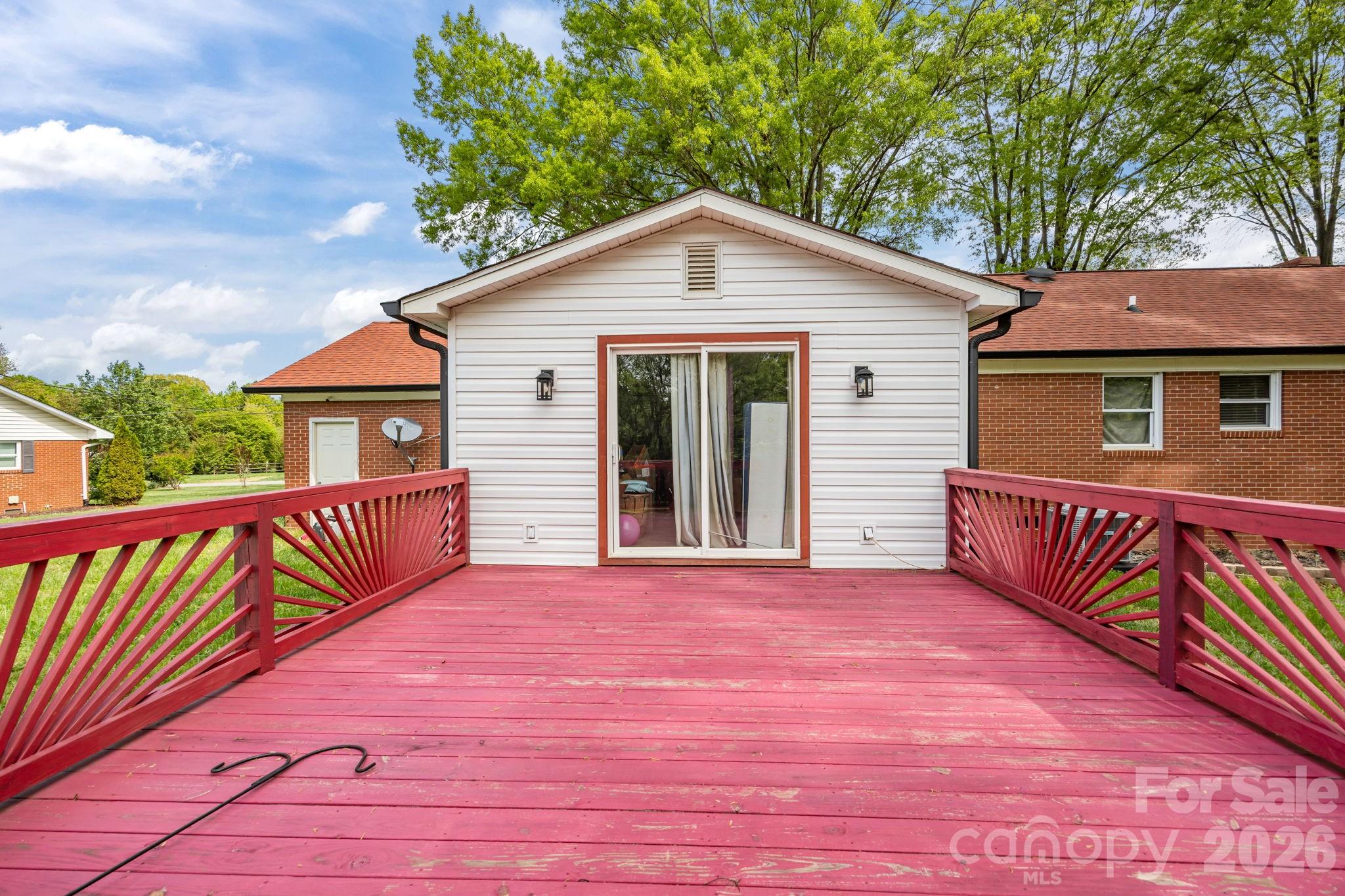 137 Foursquare Road — Mooresville