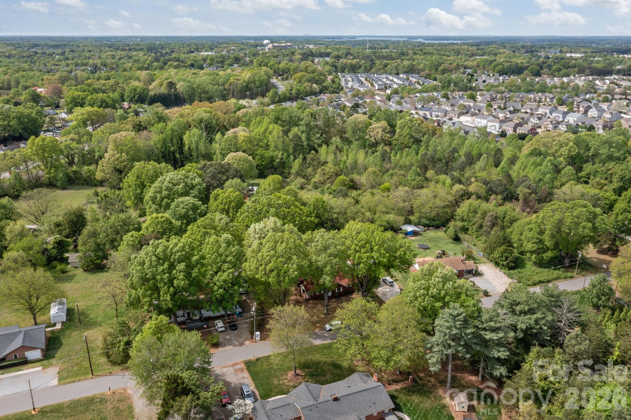 137 Foursquare Road — Mooresville