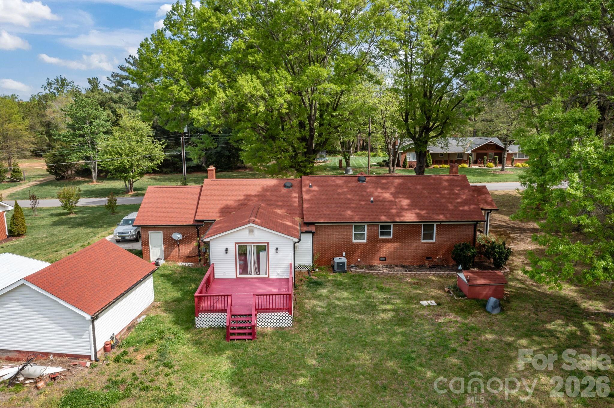 137 Foursquare Road — Mooresville
