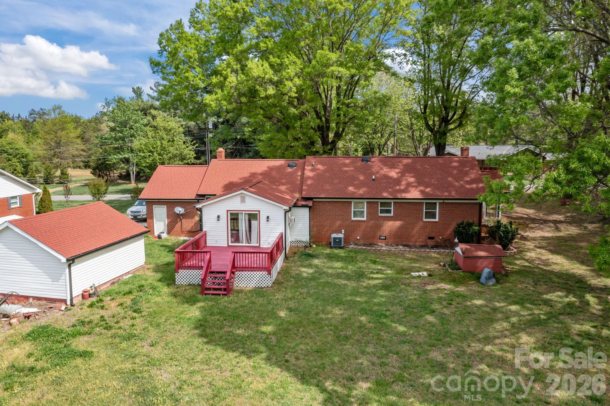 137 Foursquare Road — Mooresville