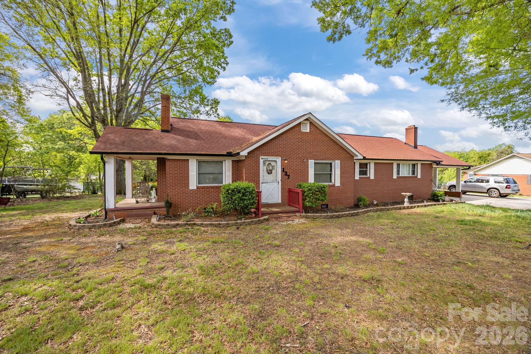137 Foursquare Road — Mooresville