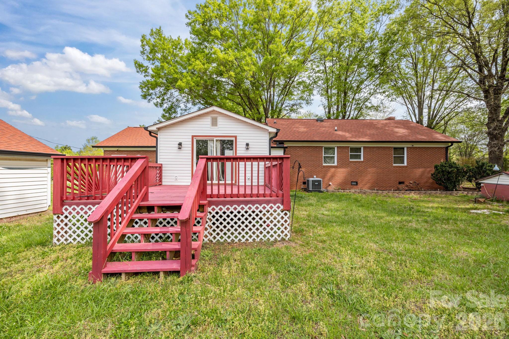 137 Foursquare Road — Mooresville