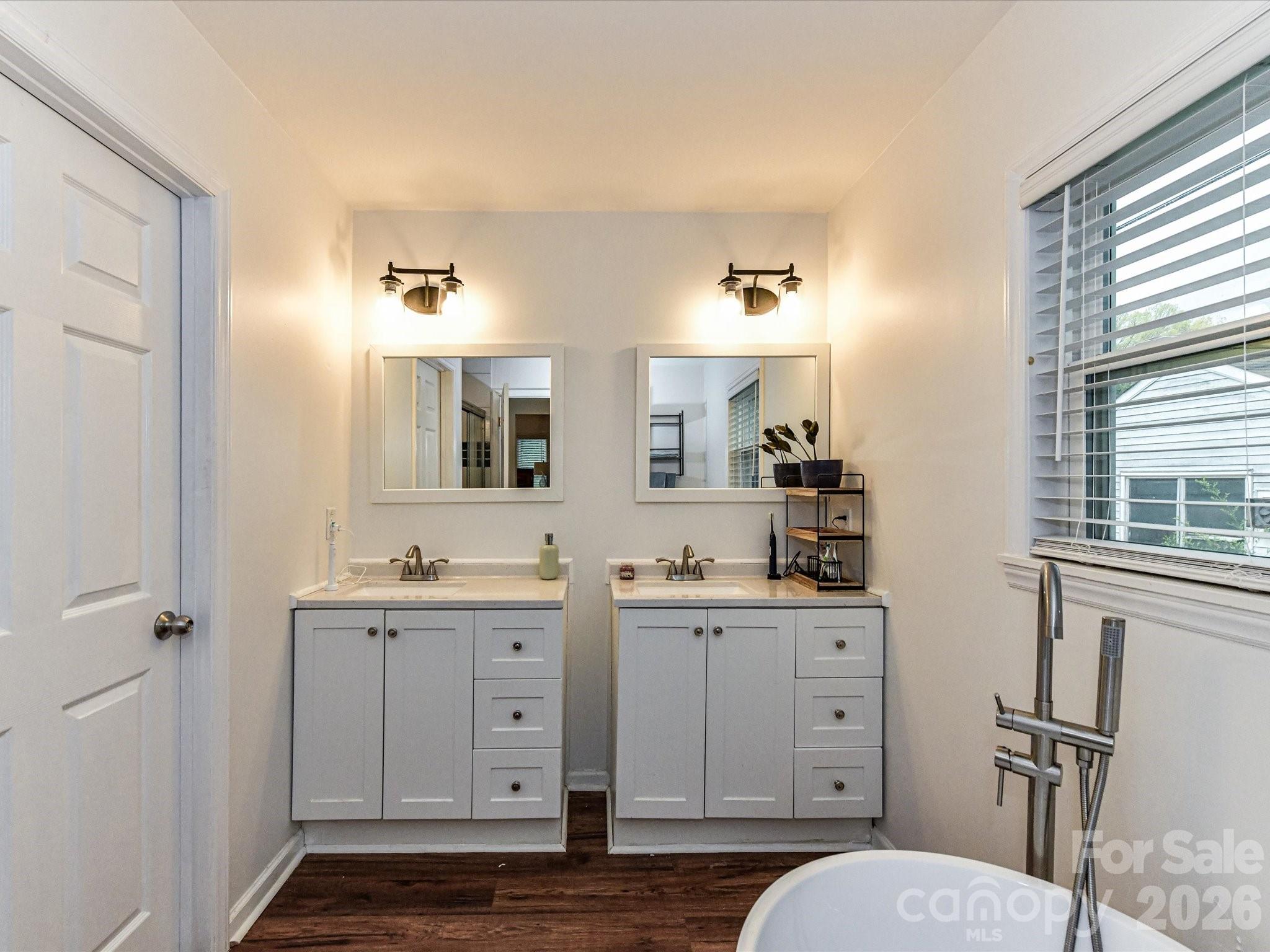 1240 Skyview Road — Charlotte