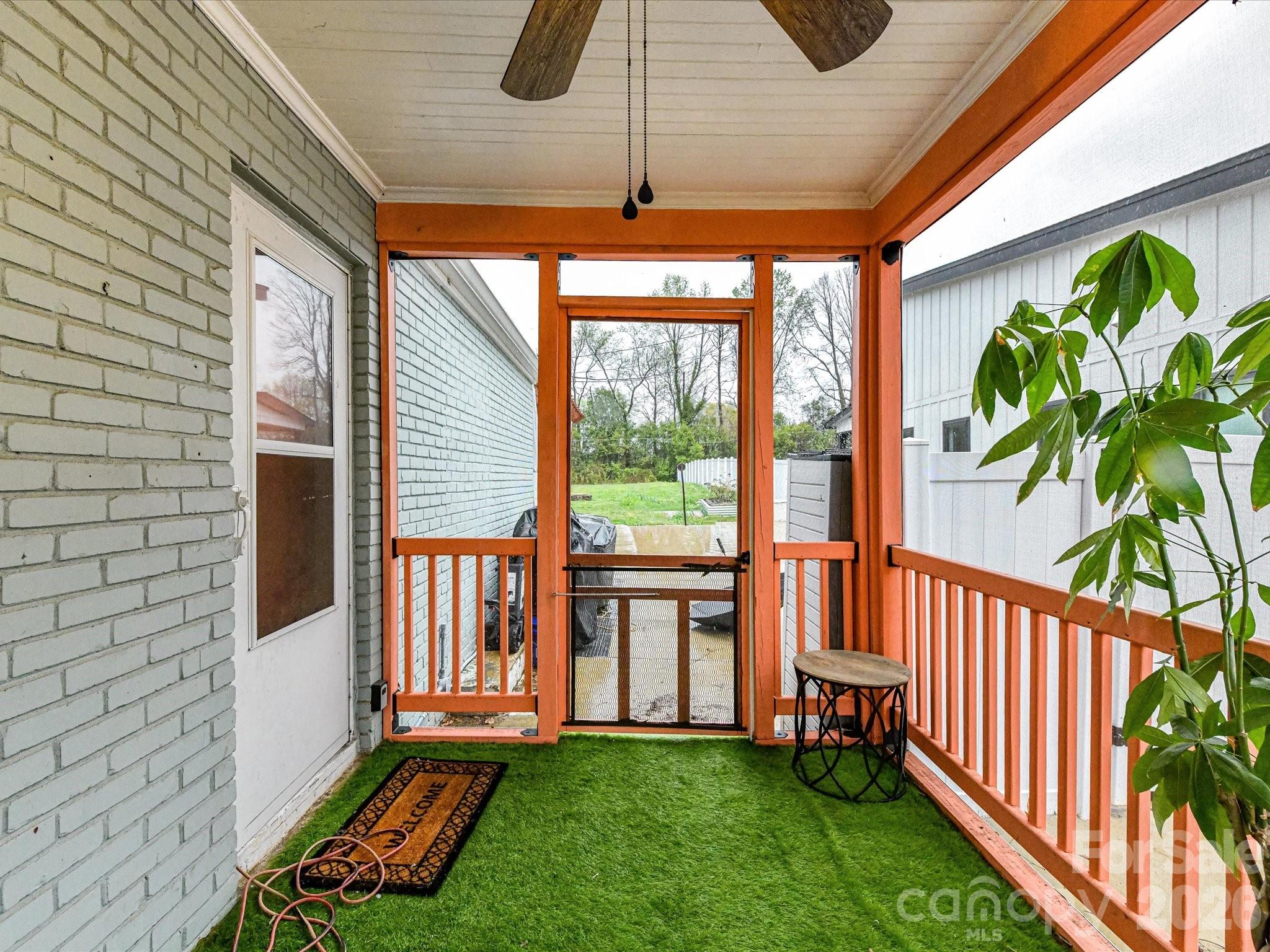 1240 Skyview Road — Charlotte