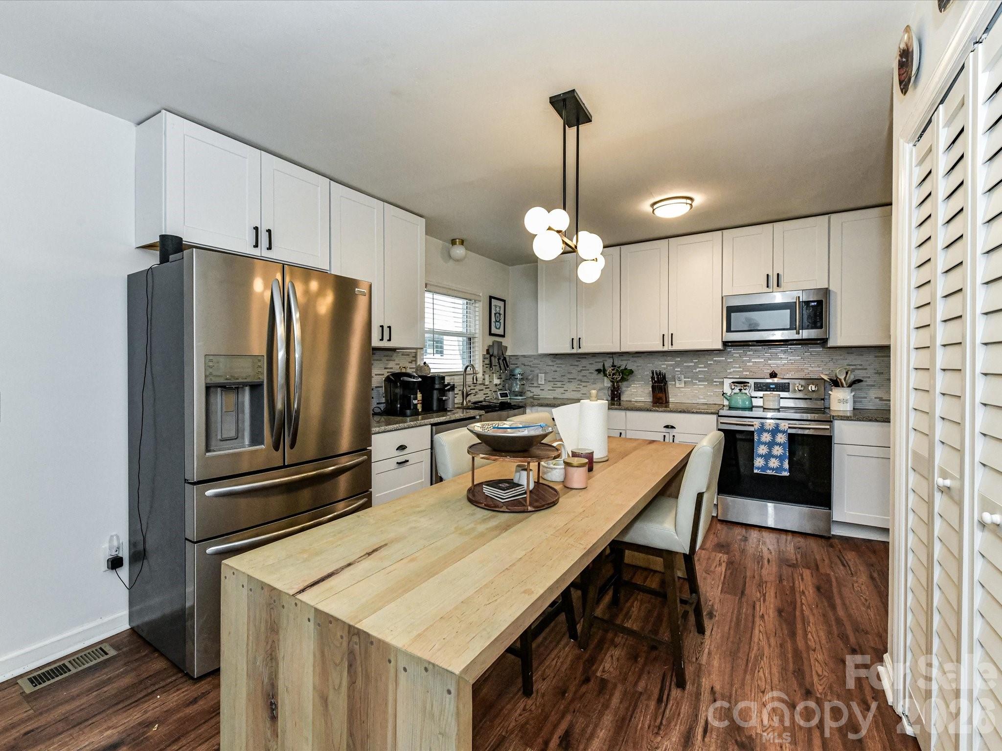 1240 Skyview Road — Charlotte