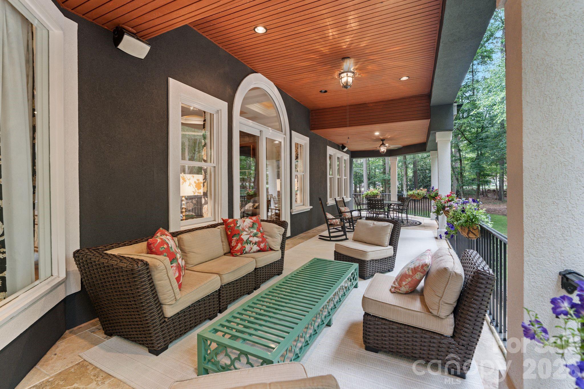 8915 Warwicke Lane — Sherrills Ford