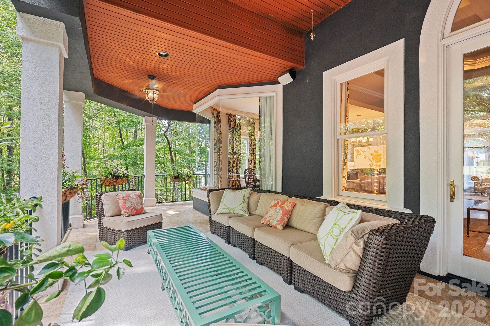 8915 Warwicke Lane — Sherrills Ford