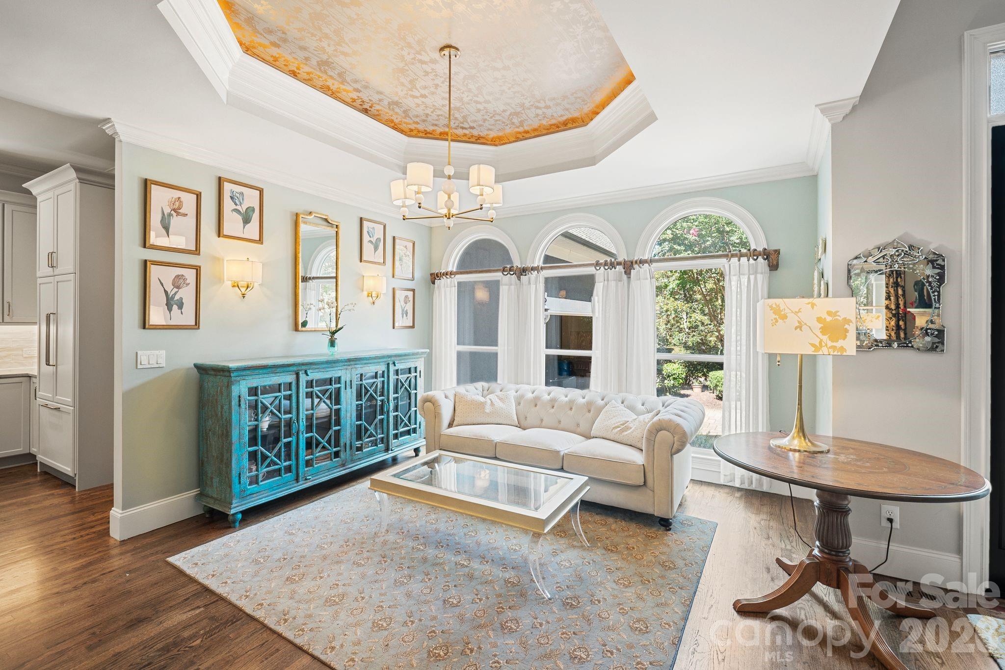 8915 Warwicke Lane — Sherrills Ford