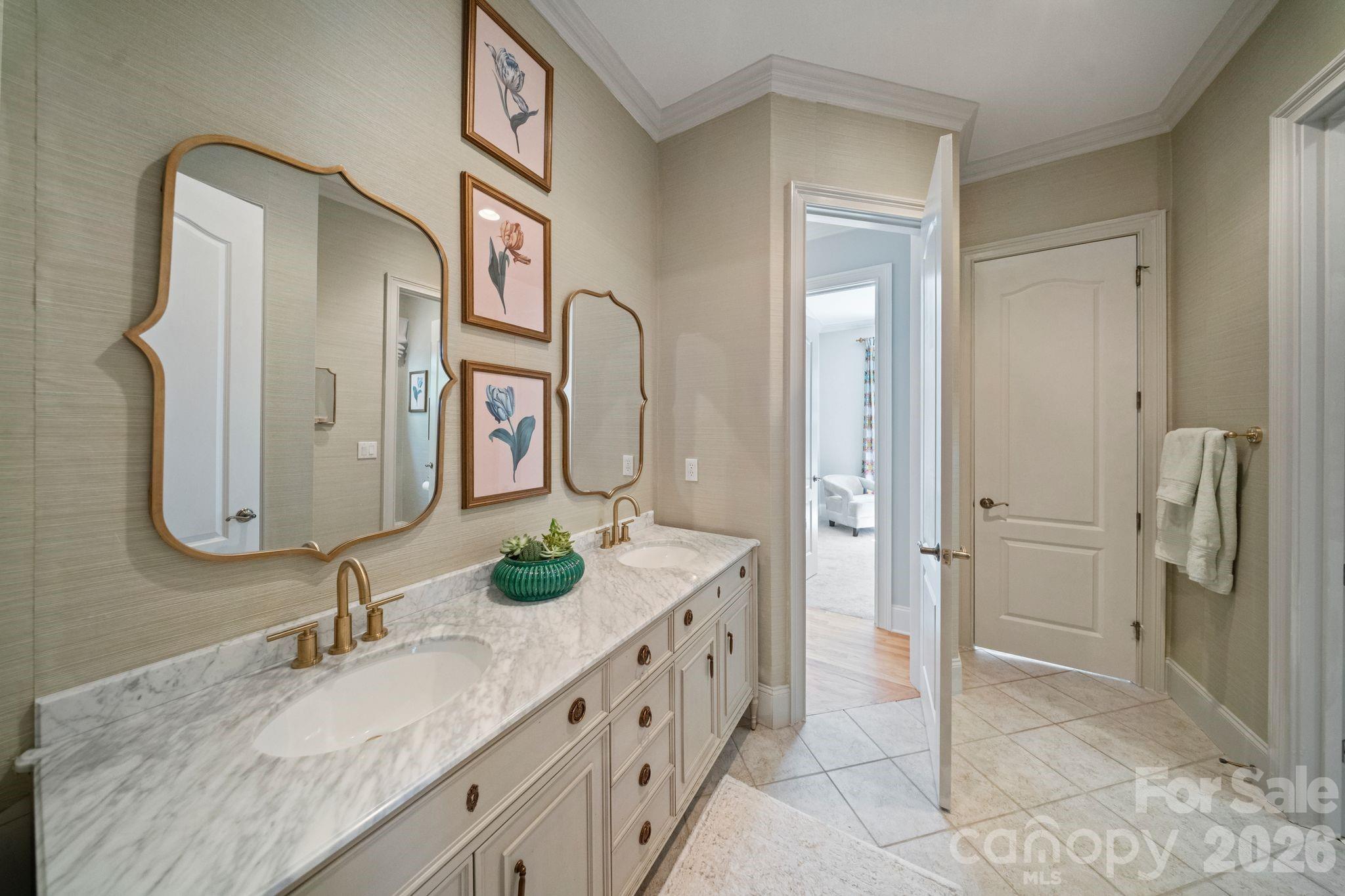 8915 Warwicke Lane — Sherrills Ford