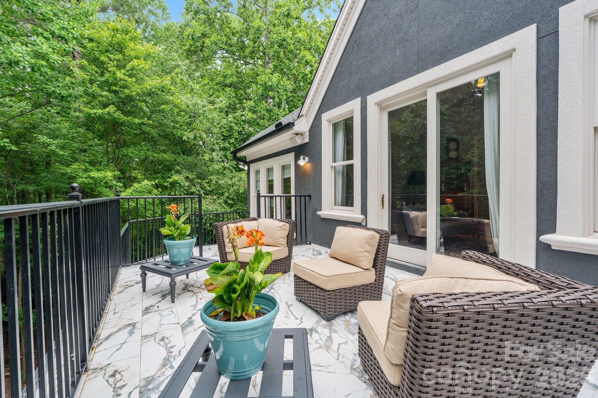 8915 Warwicke Lane — Sherrills Ford