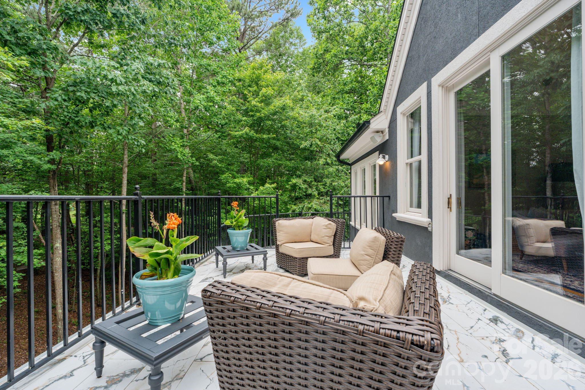 8915 Warwicke Lane — Sherrills Ford