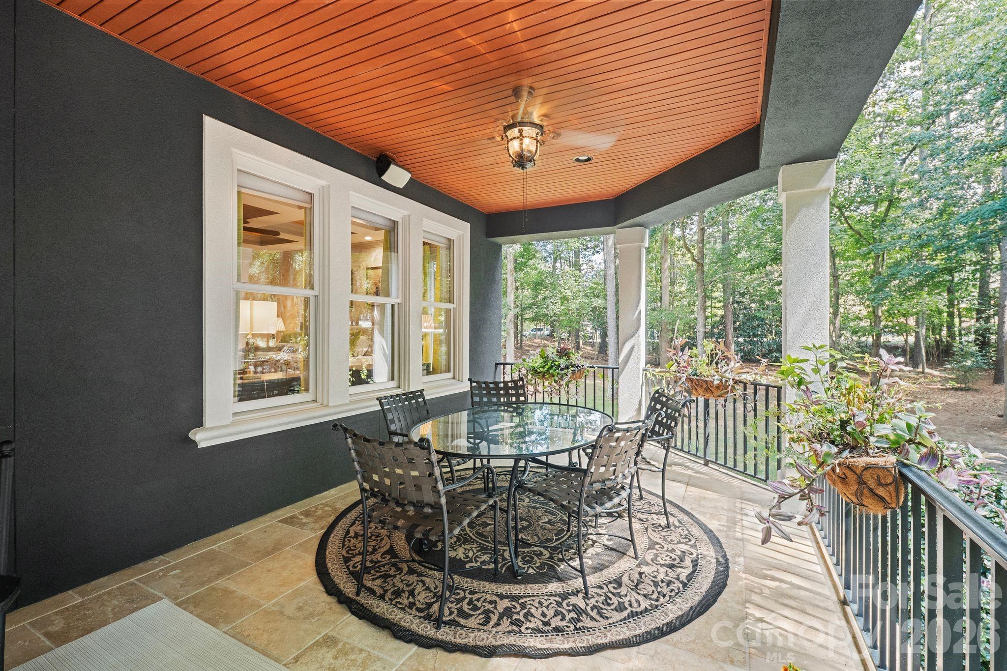 8915 Warwicke Lane — Sherrills Ford