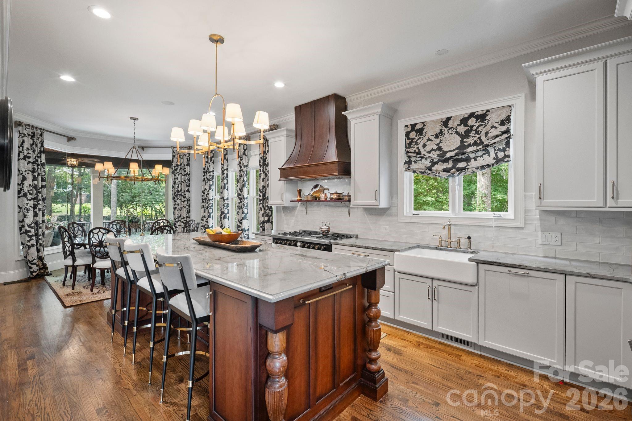 8915 Warwicke Lane — Sherrills Ford