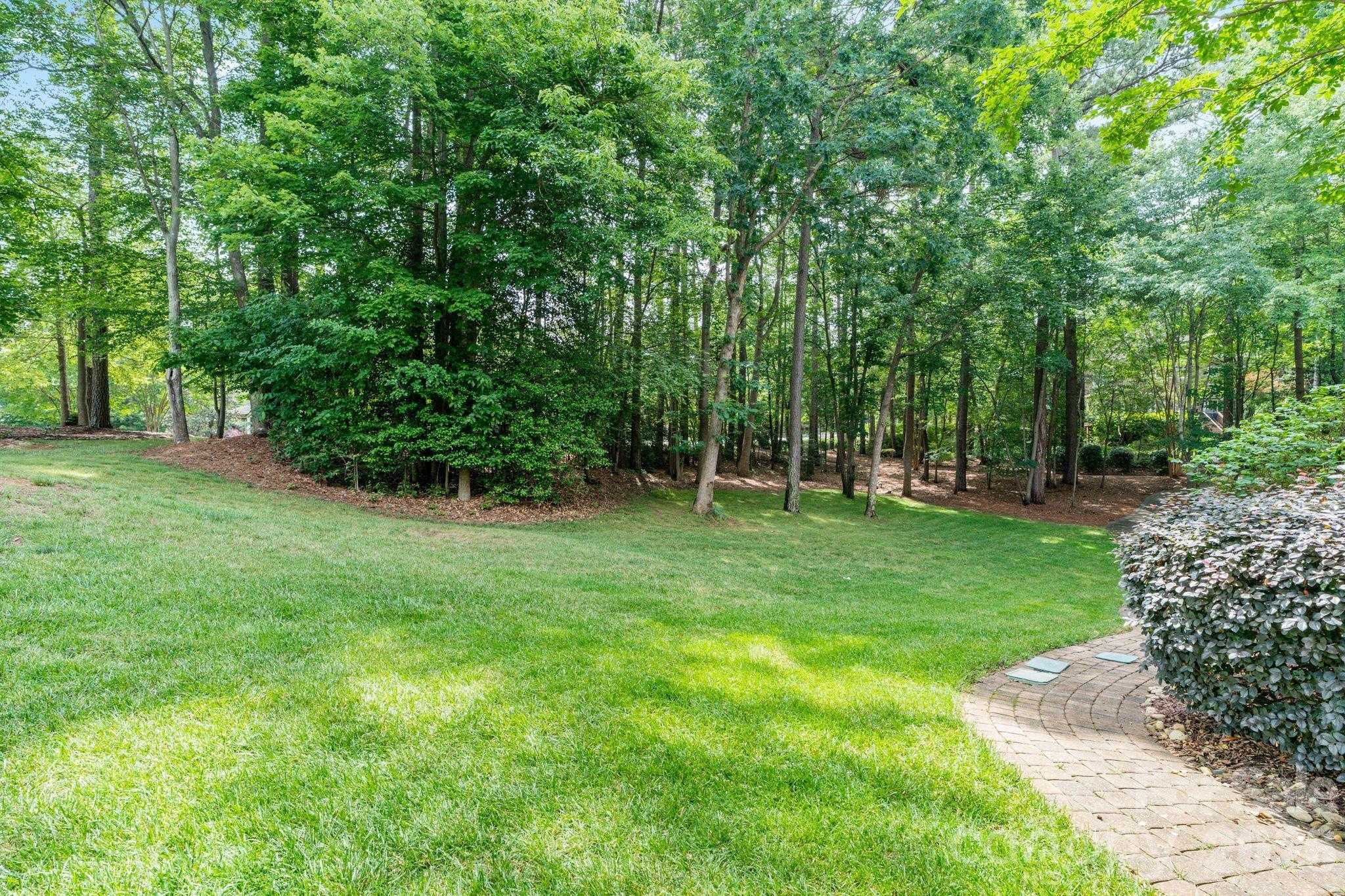 8915 Warwicke Lane — Sherrills Ford