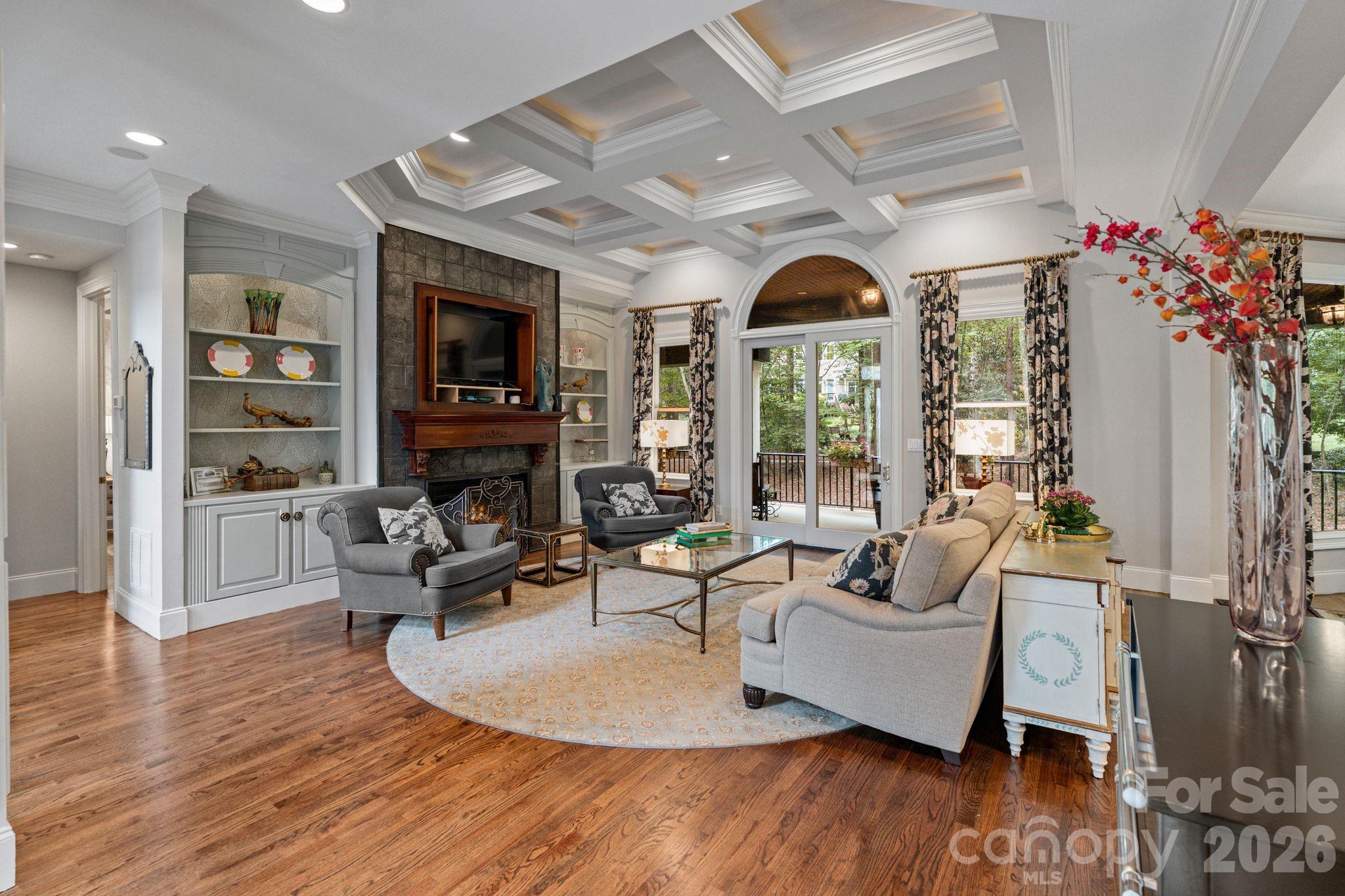 8915 Warwicke Lane — Sherrills Ford
