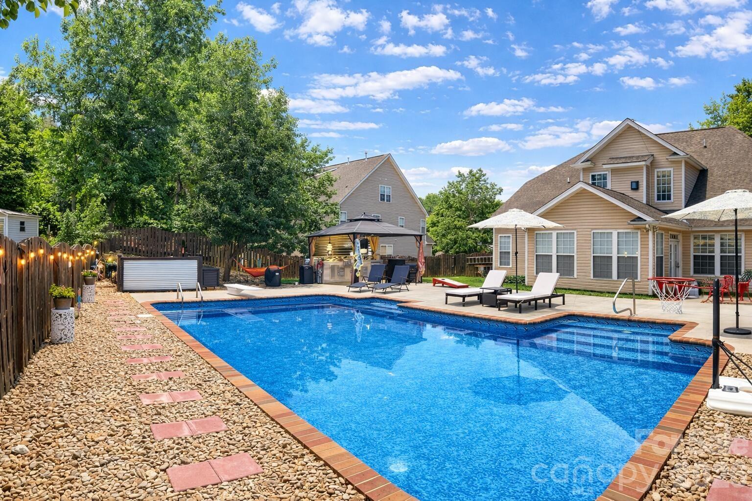 106 Honey Crisp Way — Simpsonville