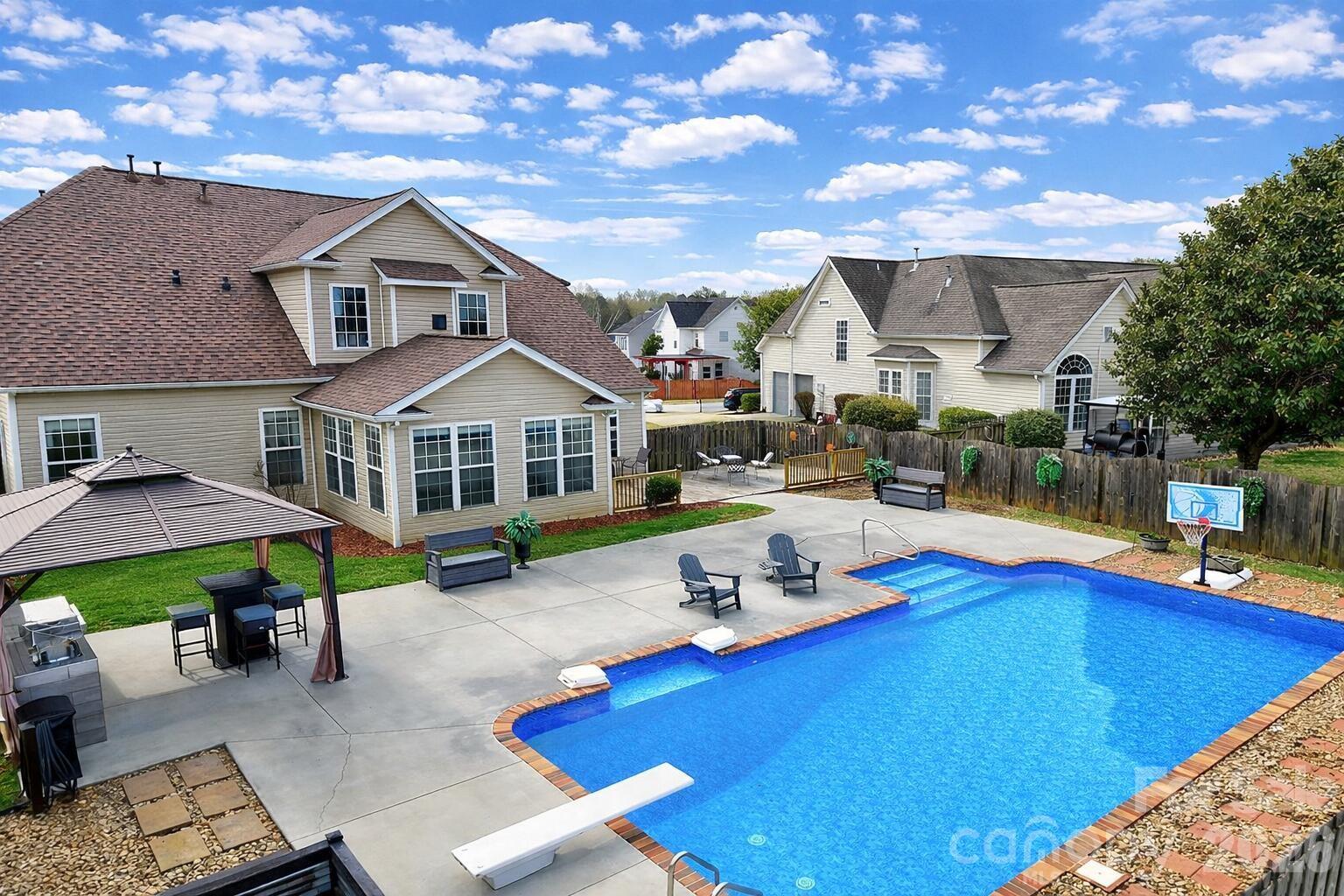 106 Honey Crisp Way — Simpsonville