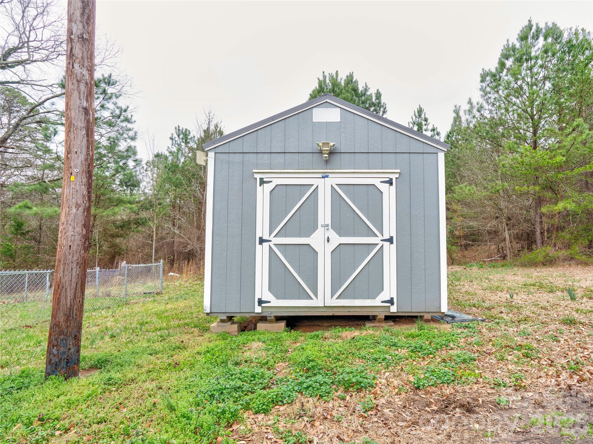 125 Church View Drive — Lawndale