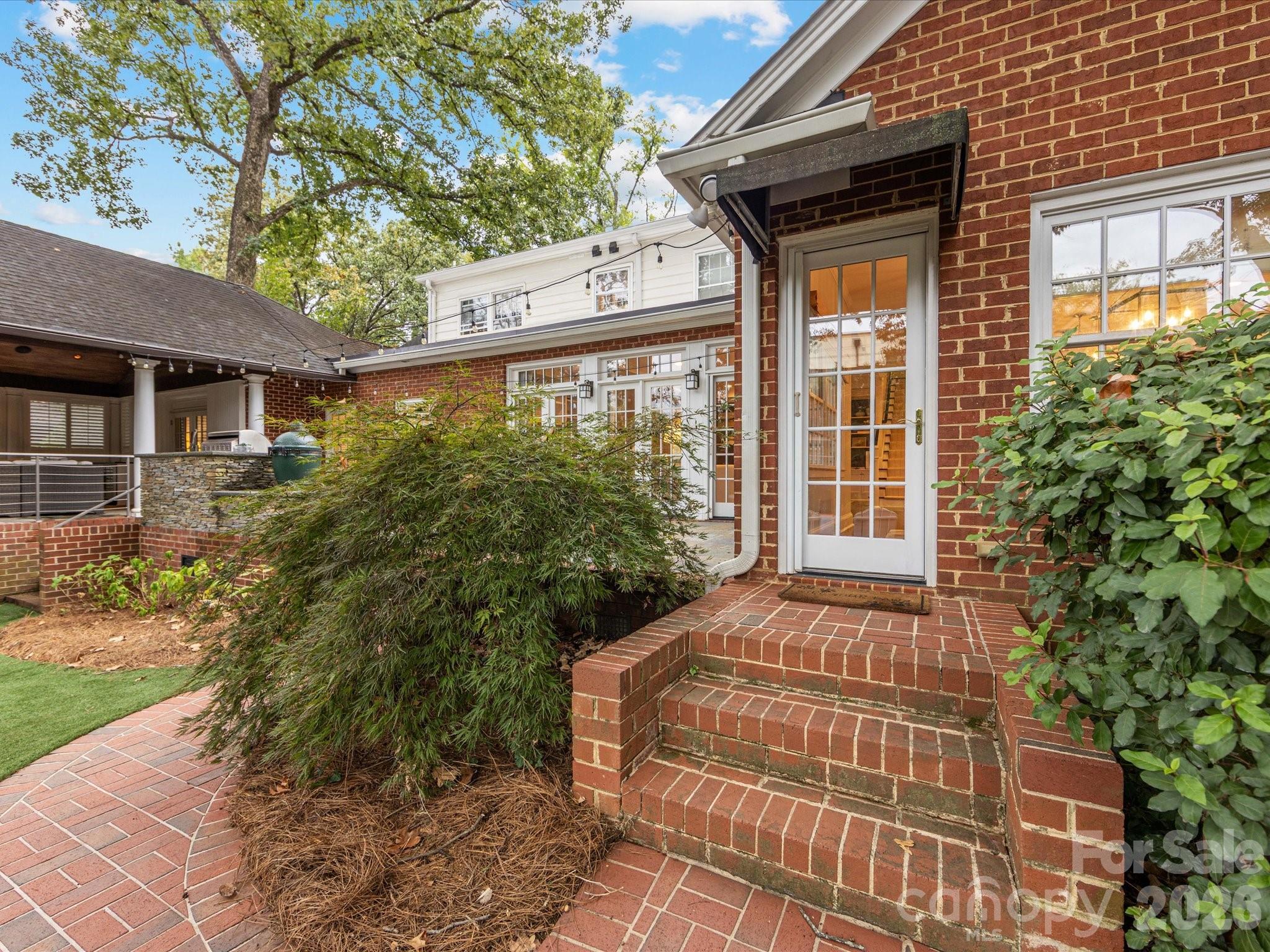 1201 Belgrave Place — Charlotte