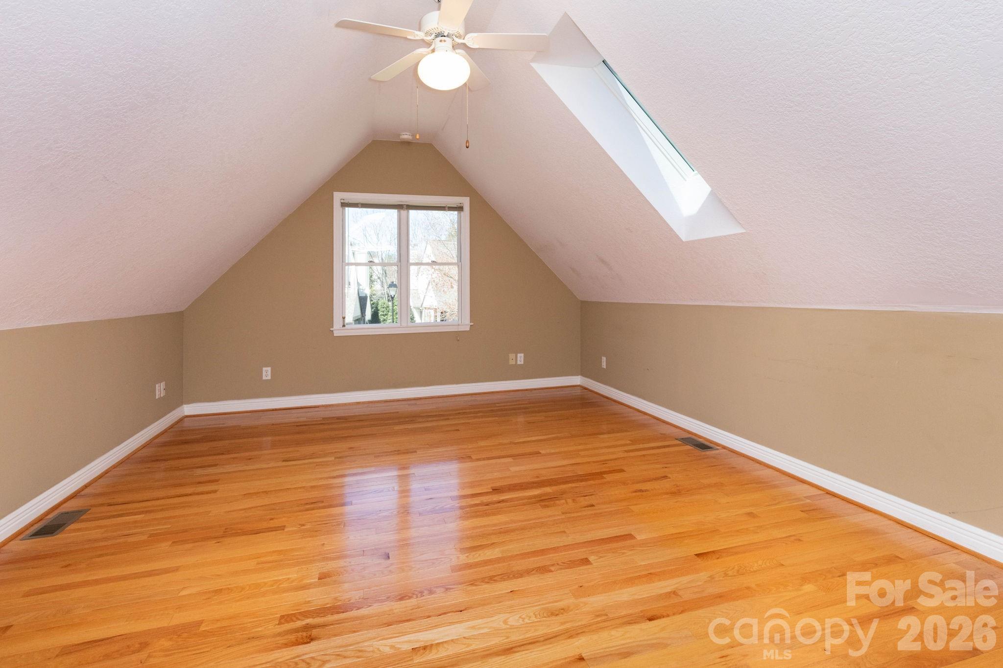 31 Little Cedar Court — Asheville