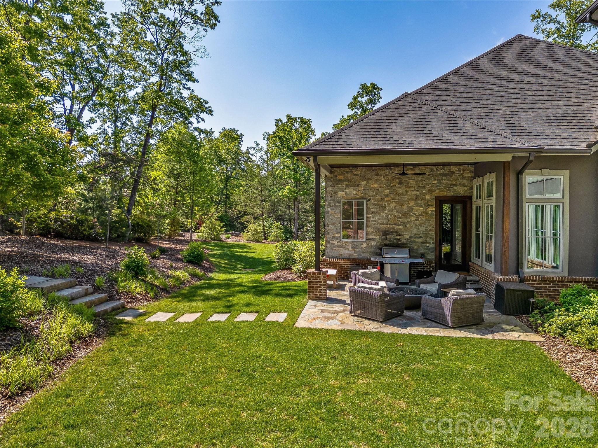 1905 White Tree Trail — Arden