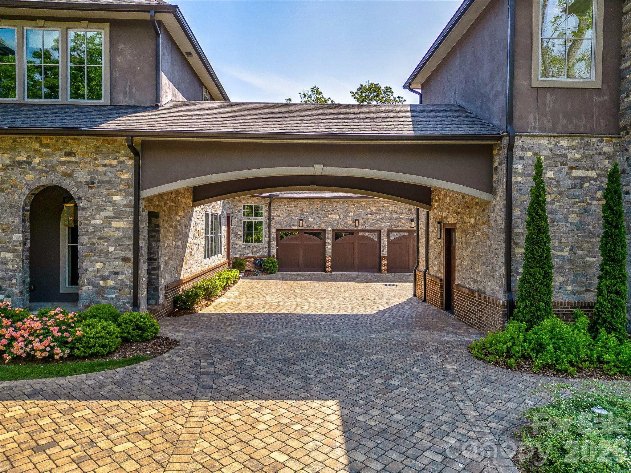 1905 White Tree Trail — Arden