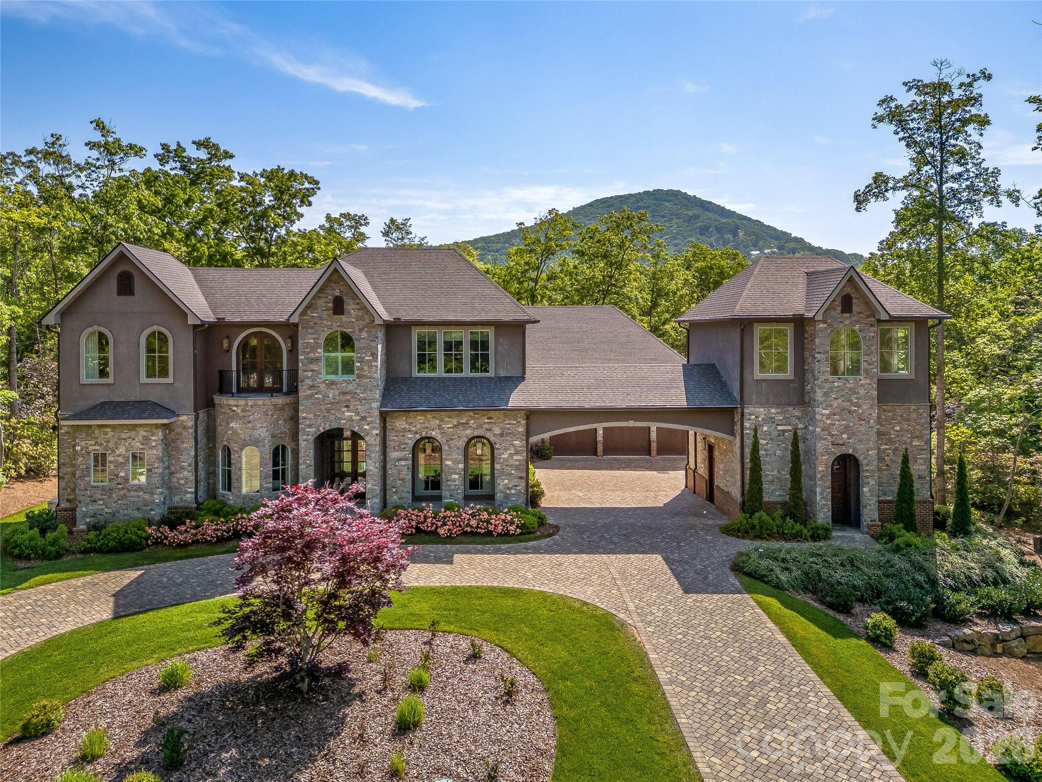 1905 White Tree Trail — Arden