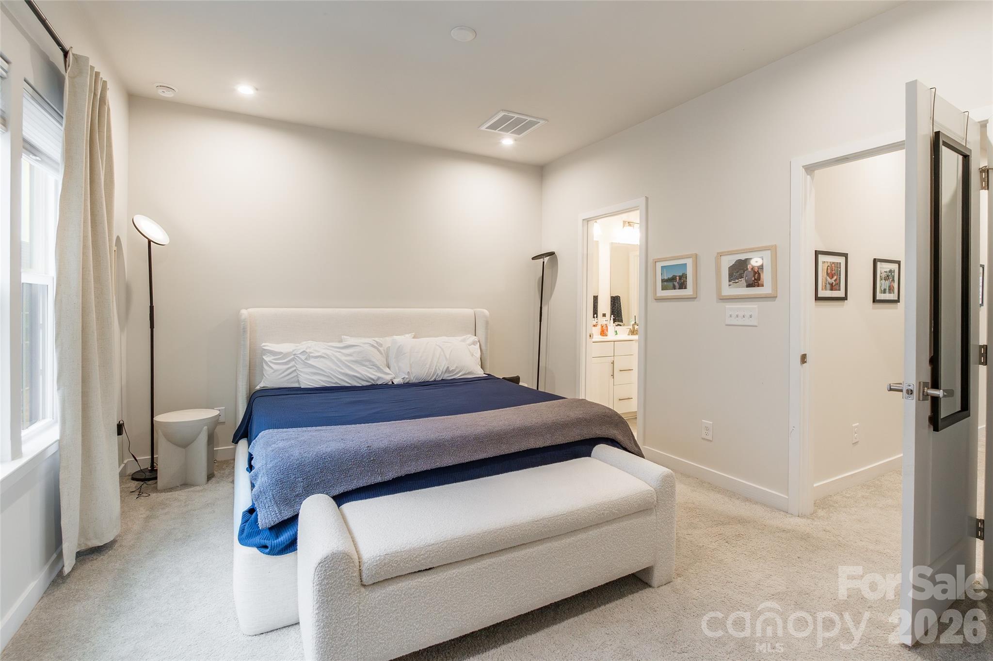 924 Broad River Lane — Charlotte