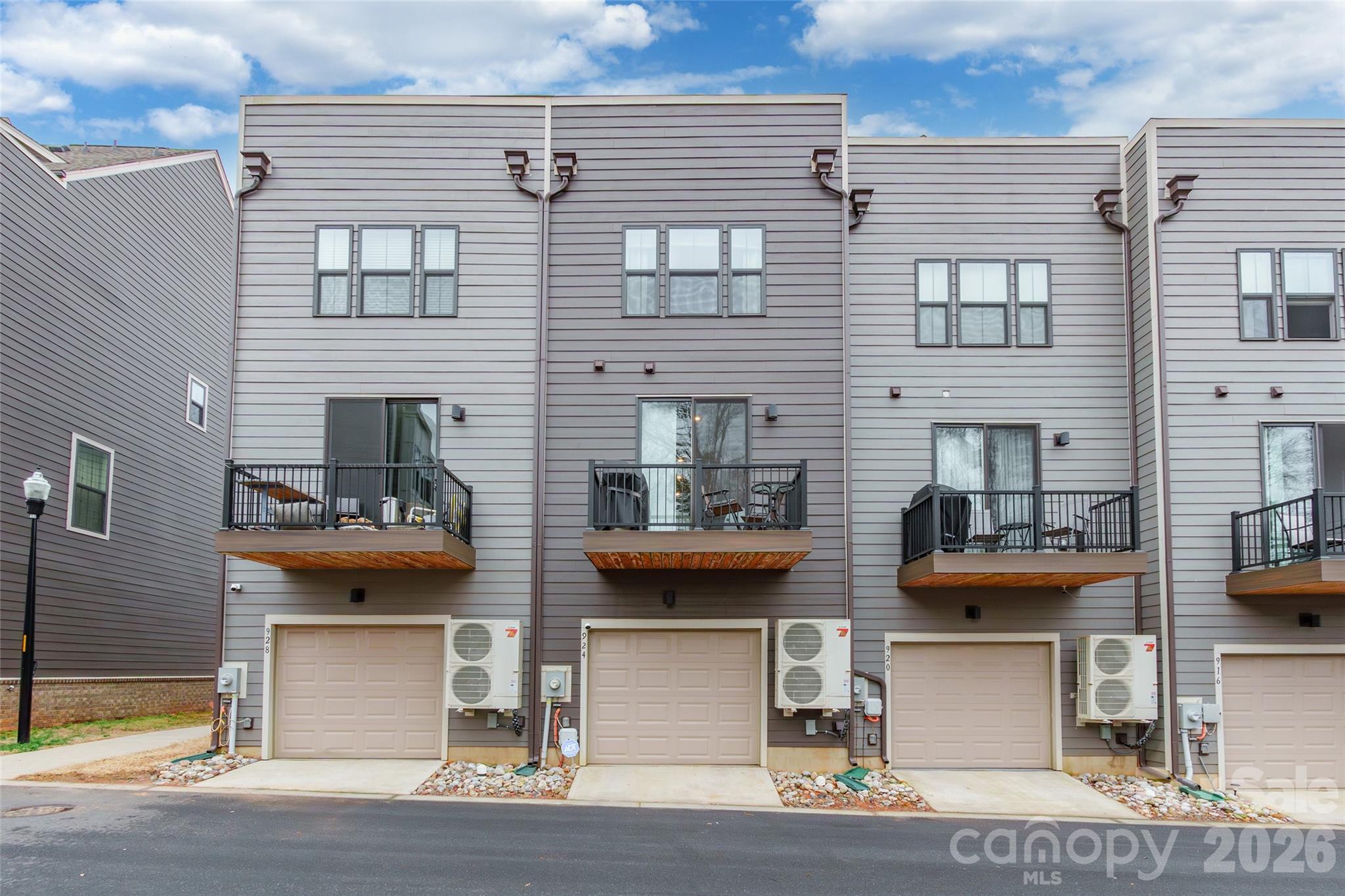 924 Broad River Lane — Charlotte