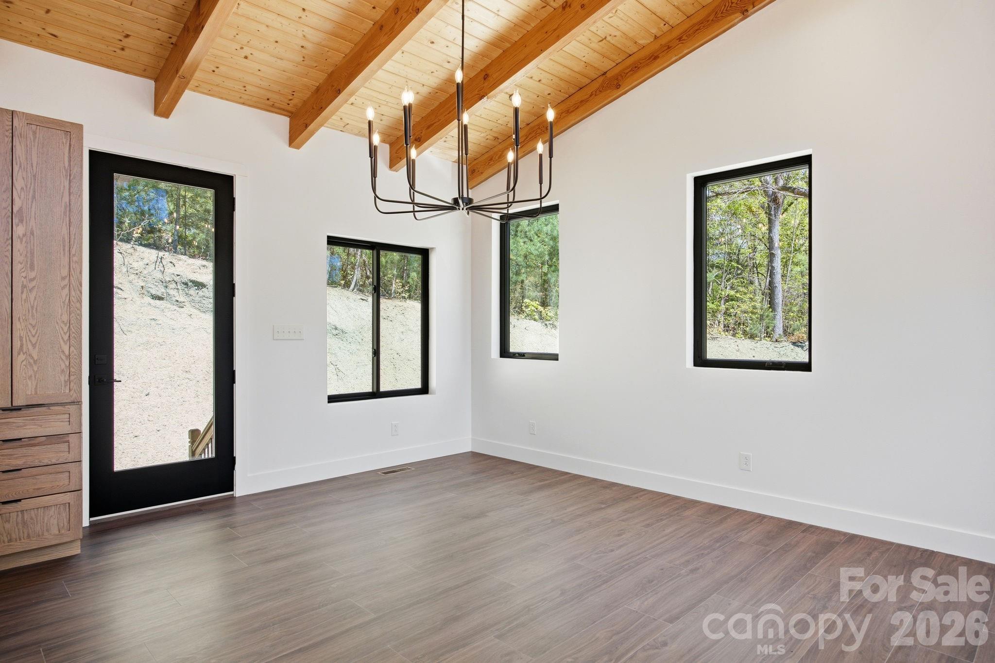 102 Sandpiper Palisades Street — Hendersonville