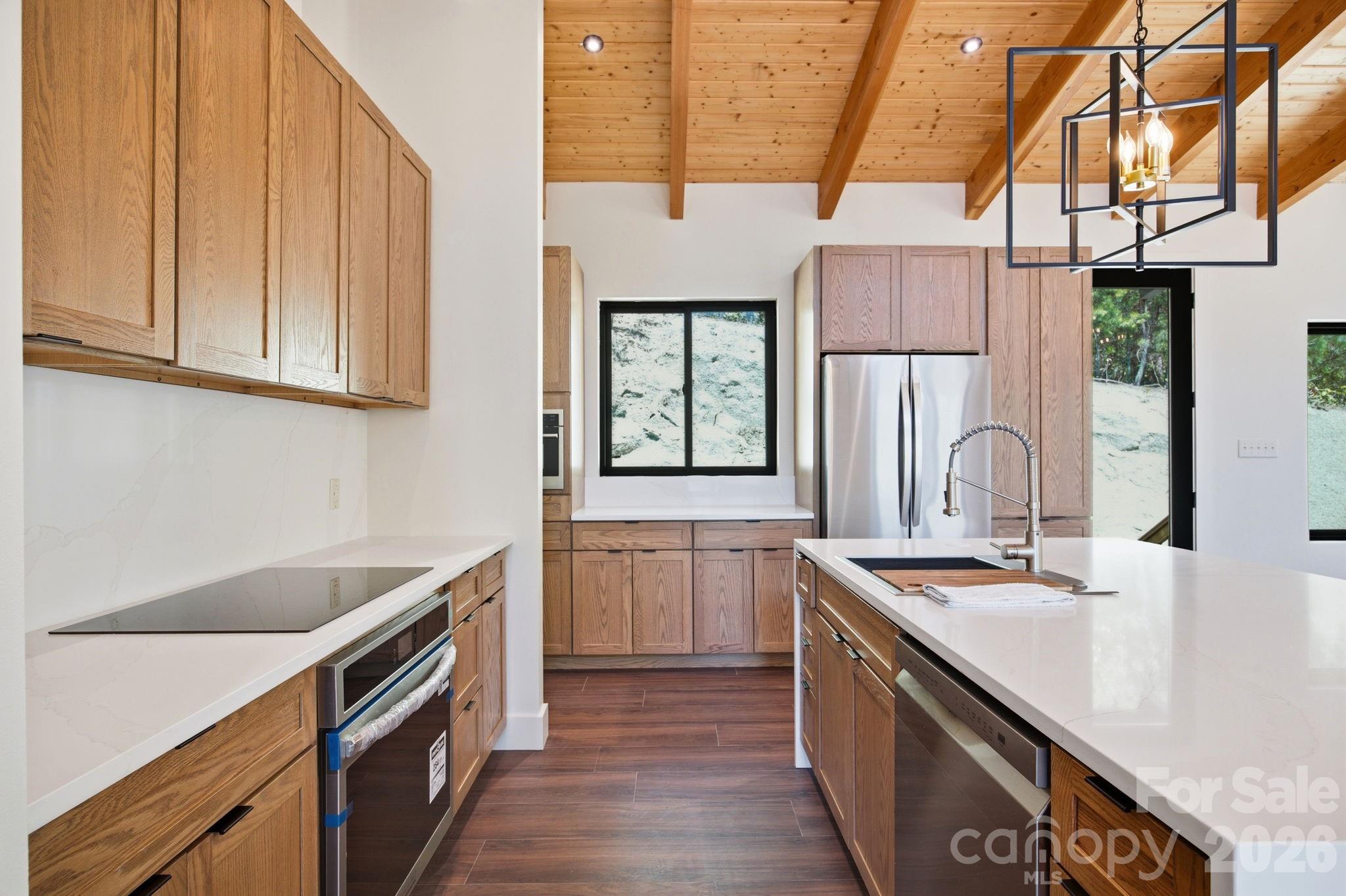 102 Sandpiper Palisades Street — Hendersonville