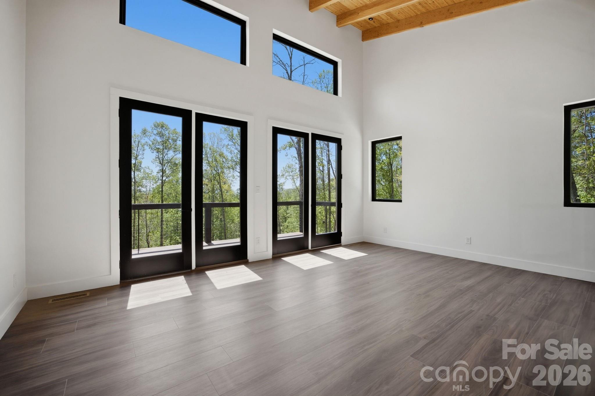 102 Sandpiper Palisades Street — Hendersonville