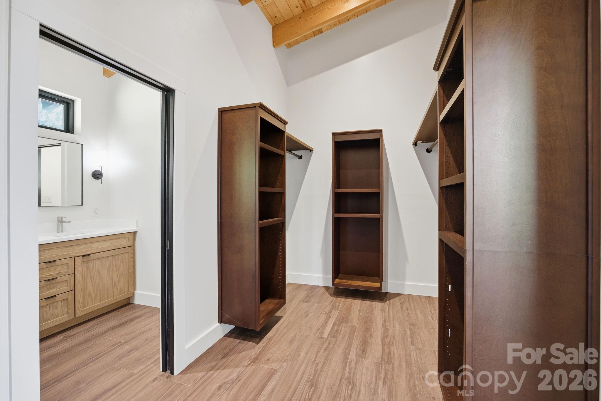 102 Sandpiper Palisades Street — Hendersonville