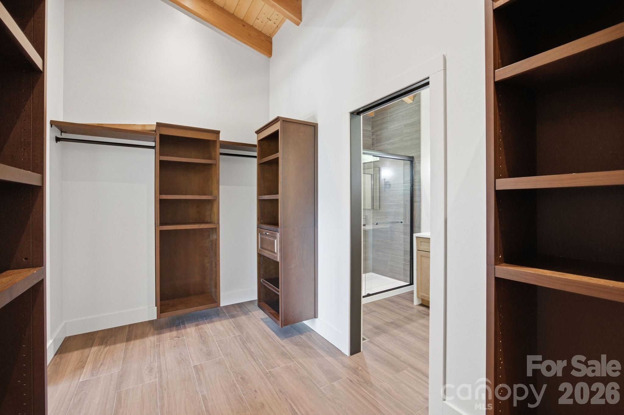 102 Sandpiper Palisades Street — Hendersonville