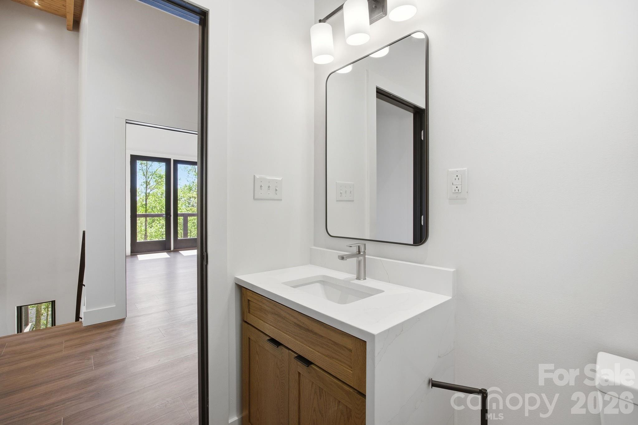 102 Sandpiper Palisades Street — Hendersonville
