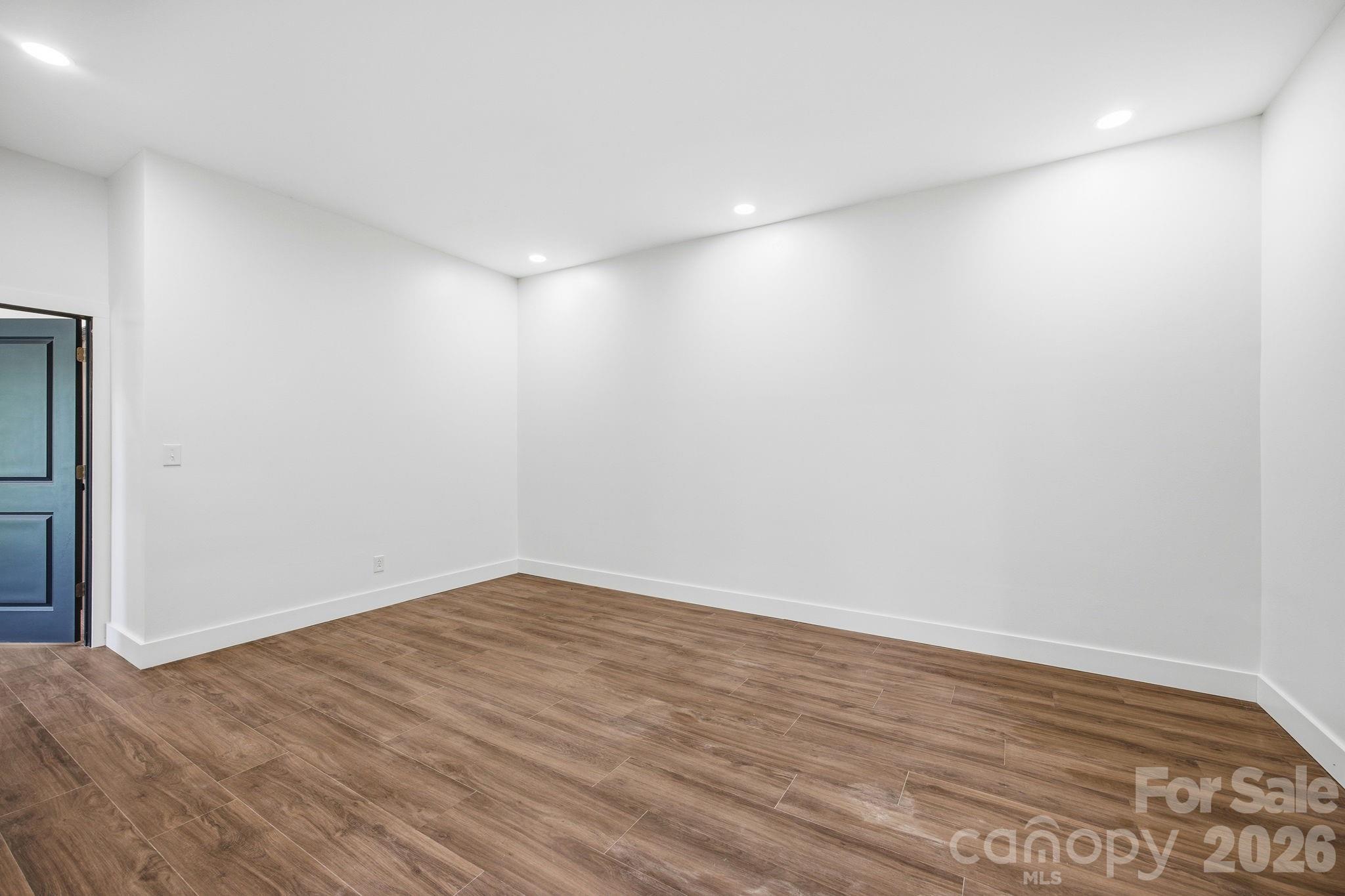 102 Sandpiper Palisades Street — Hendersonville
