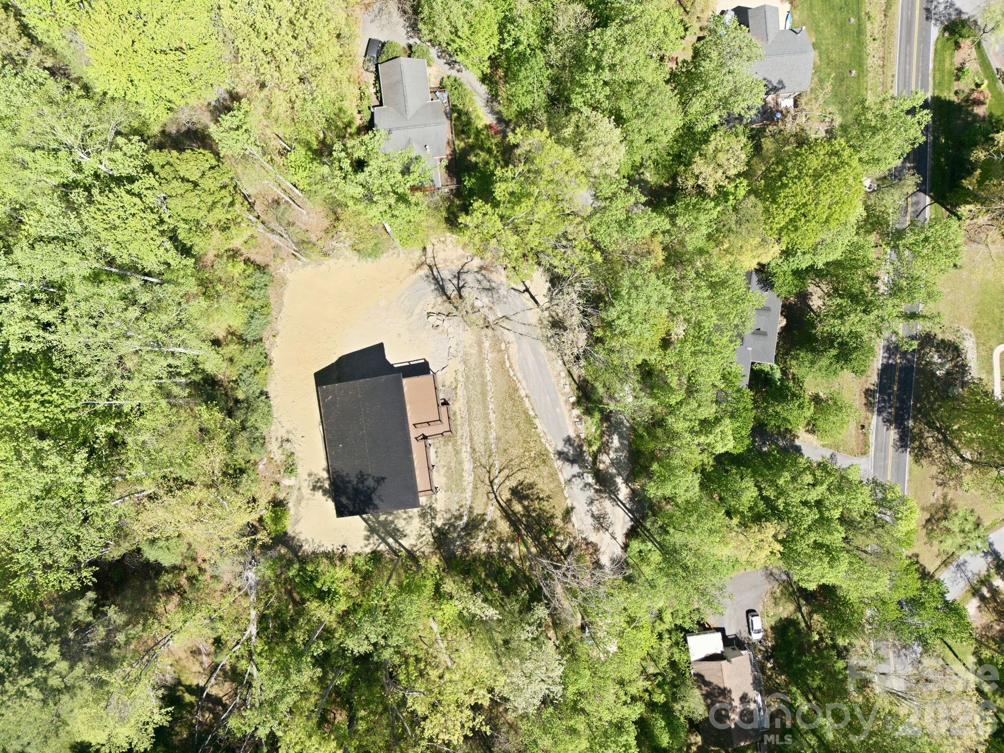 102 Sandpiper Palisades Street — Hendersonville