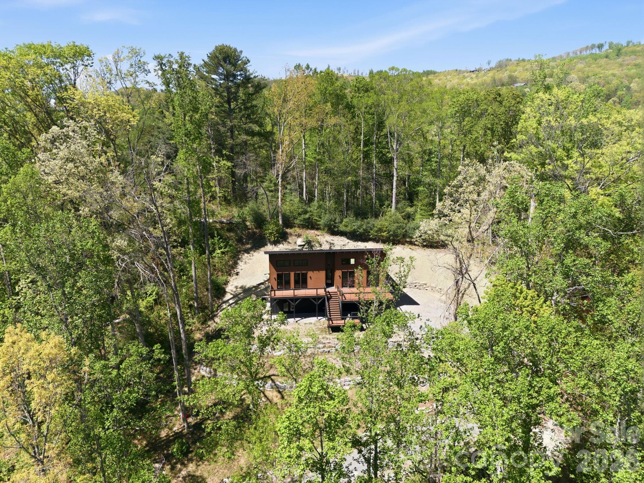 102 Sandpiper Palisades Street — Hendersonville