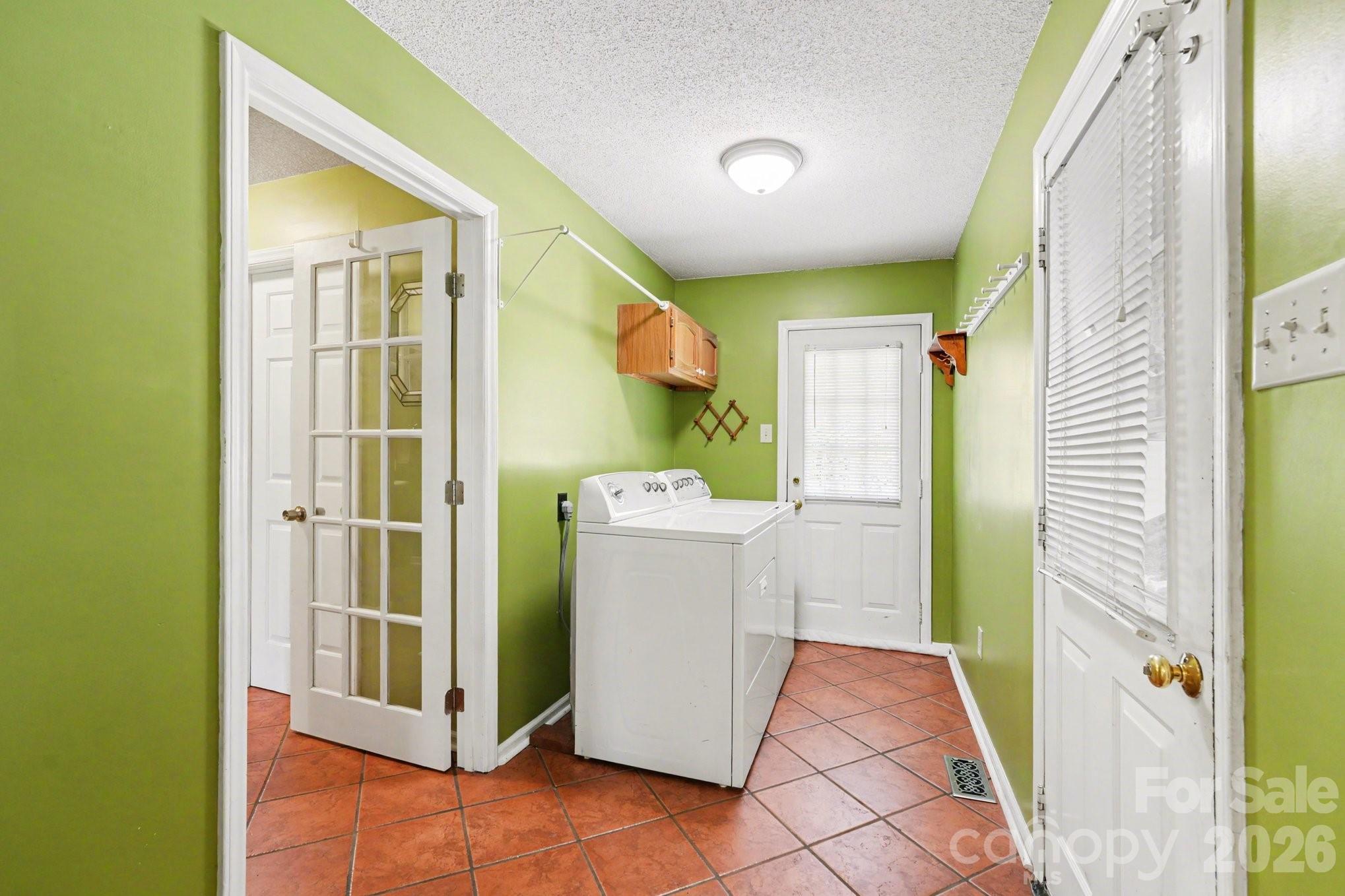 140 Eastwood Drive — Statesville