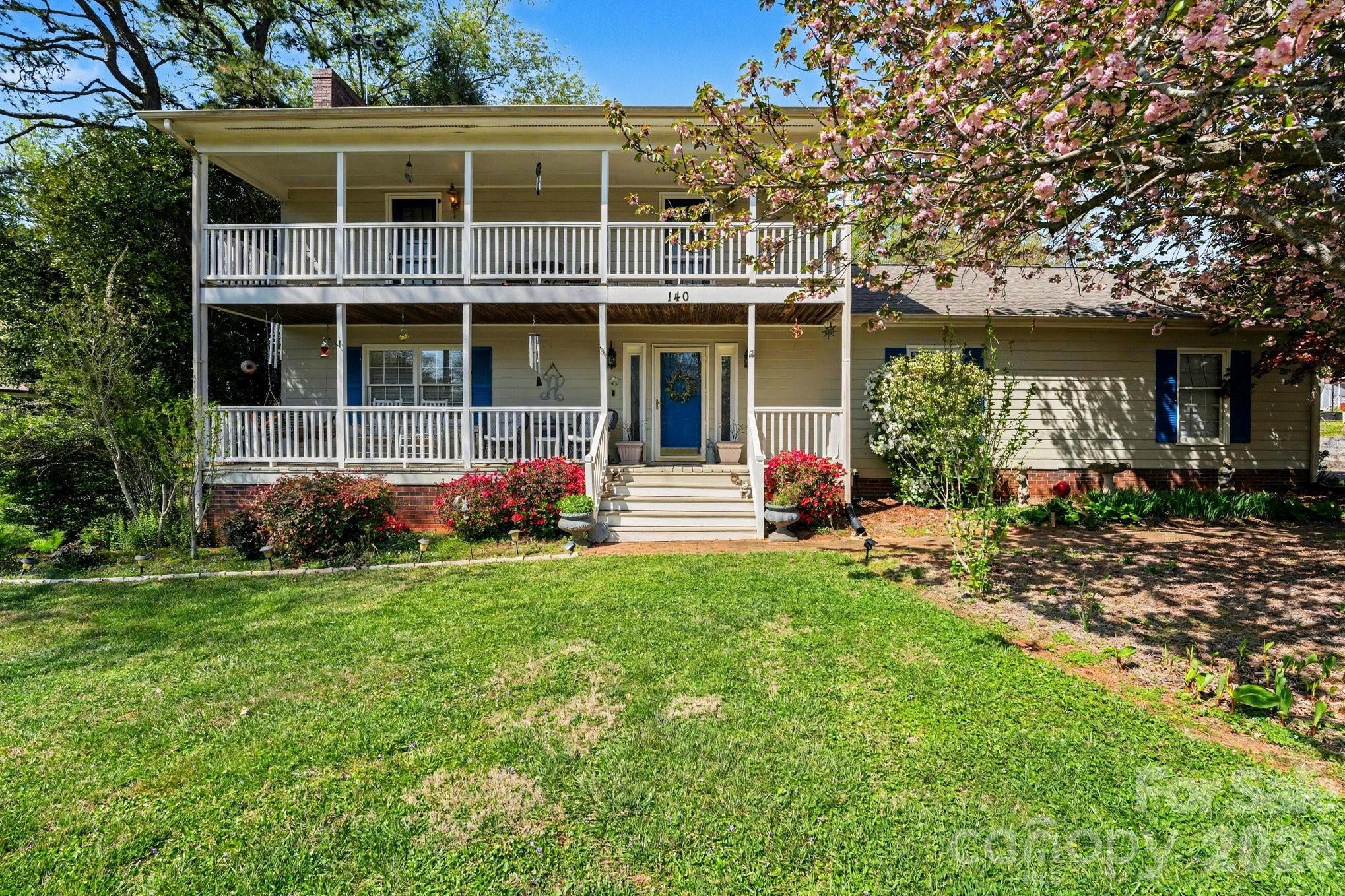140 Eastwood Drive — Statesville