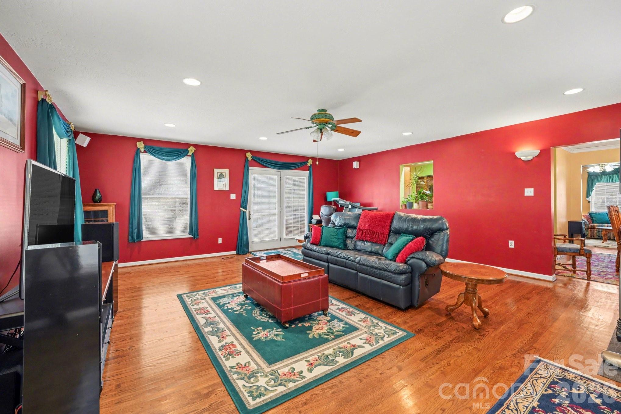 140 Eastwood Drive — Statesville