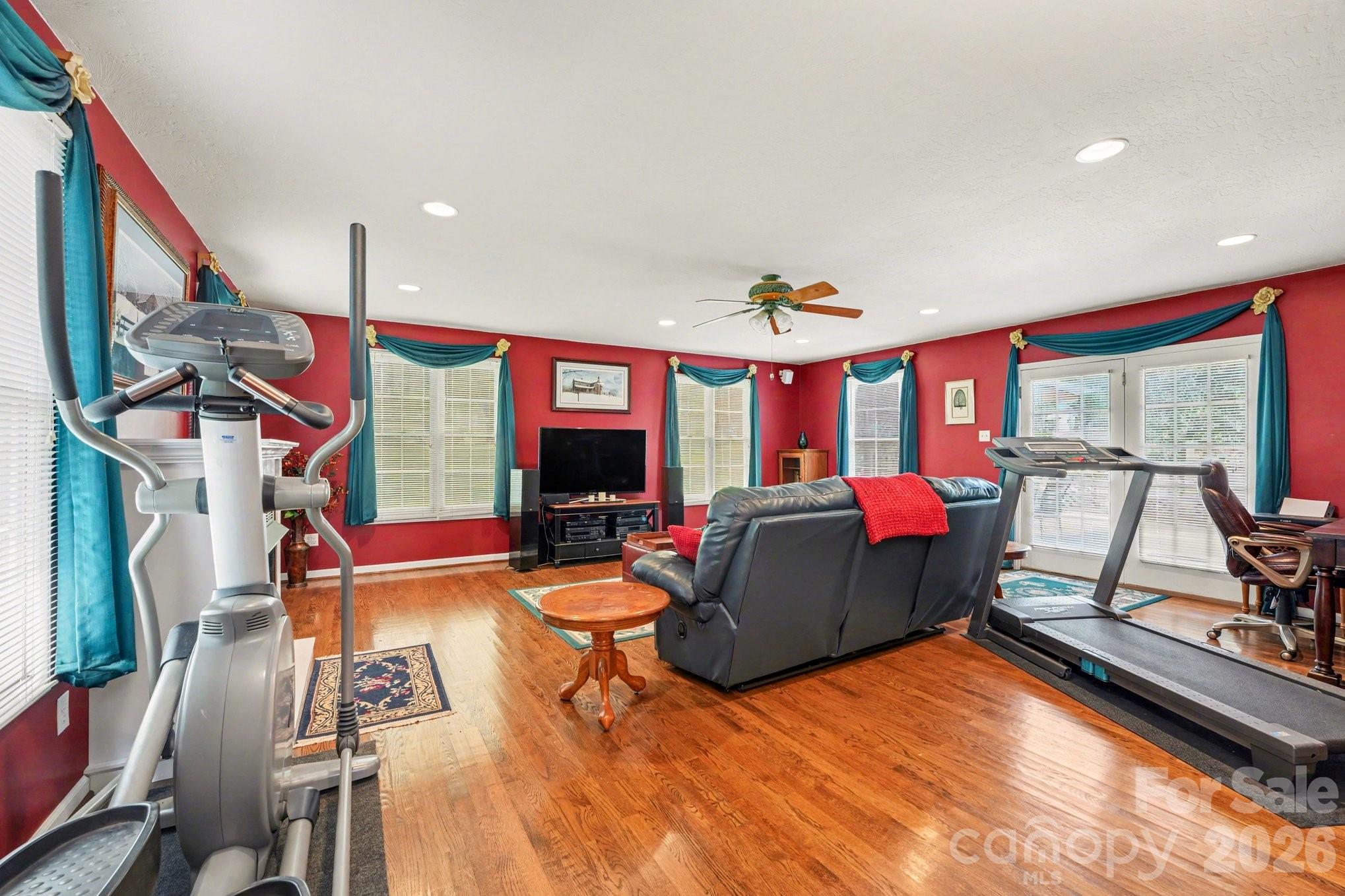 140 Eastwood Drive — Statesville